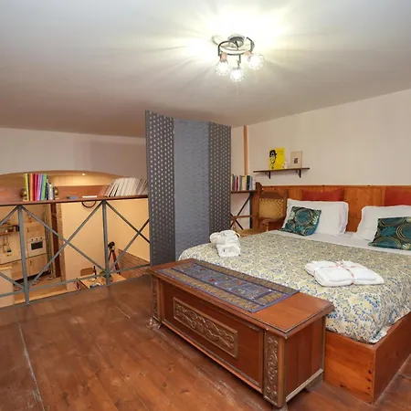 Maisonette Rosy דירה *